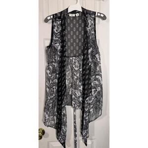 🩵🩵Cato Girls Black And White Sheer Vest, Paisley Print, Polyester, XL🩵🩵